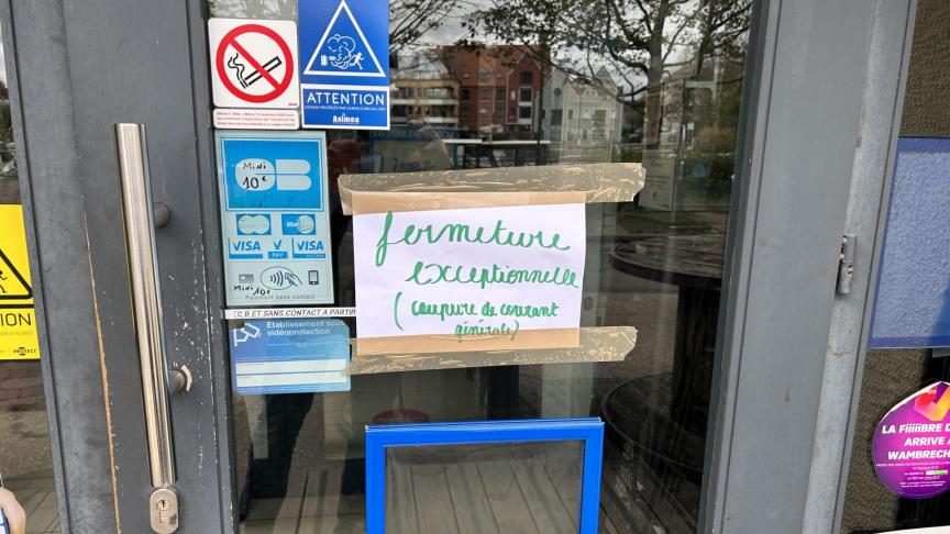 découvrez les informations essentielles sur les coupures d'électricité, notamment les contacts des fournisseurs d'énergie et des services d'urgence pour être bien préparé en cas de panne.