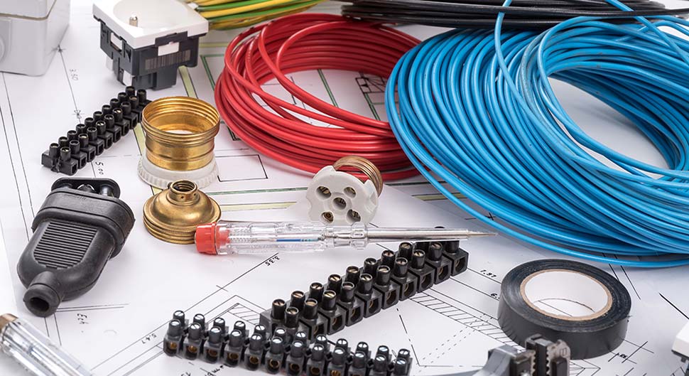 découvrez tout ce qu'il faut savoir sur l'électricité à la maison : des conseils pratiques pour vos installations, ainsi qu'une estimation des prix pour vous aider à budgéter vos projets.