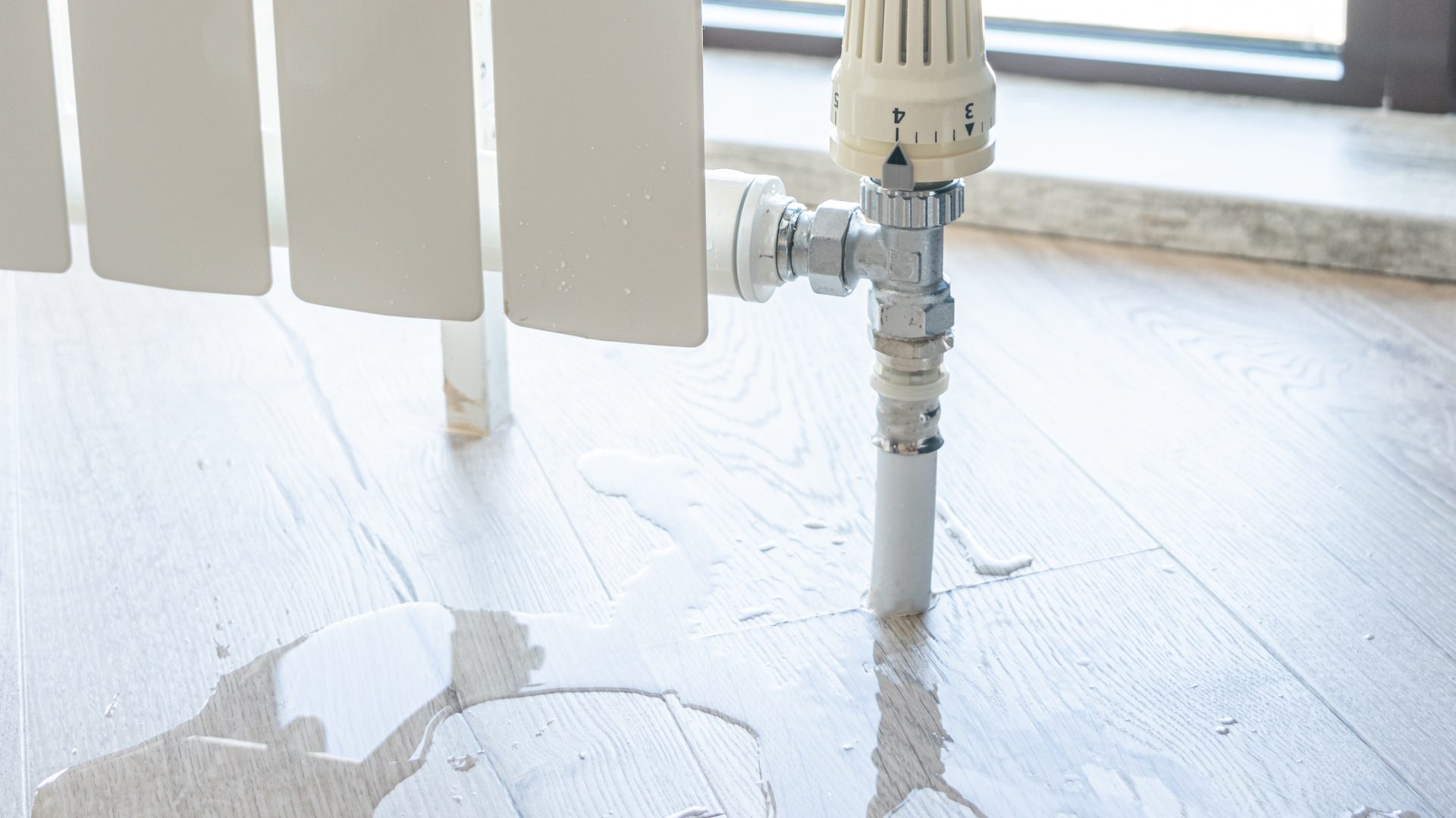 découvrez comment détecter efficacement les fuites de chauffage dans votre système. apprenez des méthodes simples et pratiques pour repérer les problèmes, assurer un confort optimal et réduire vos factures d'énergie. ne laissez pas une fuite endommager votre installation !