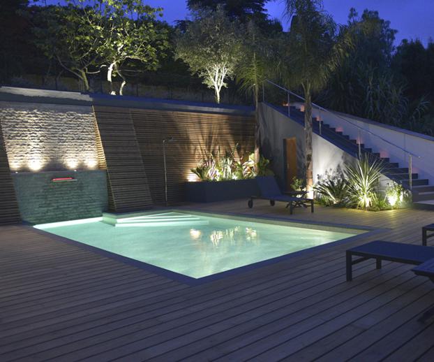 découvrez les normes et les meilleures pratiques pour l’éclairage de piscine afin d’assurer sécurité, esthétique et conformité à la réglementation. nos conseils pour bien choisir et installer vos éclairages.