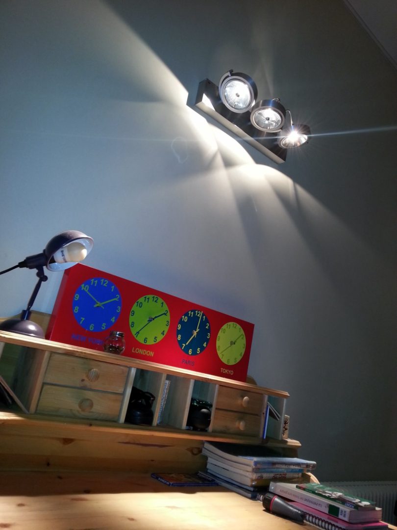 découvrez comment installer facilement un éclairage led dans votre chambre pour créer une ambiance moderne, économique et personnalisée. suivez nos conseils pratiques et astuces pas à pas.