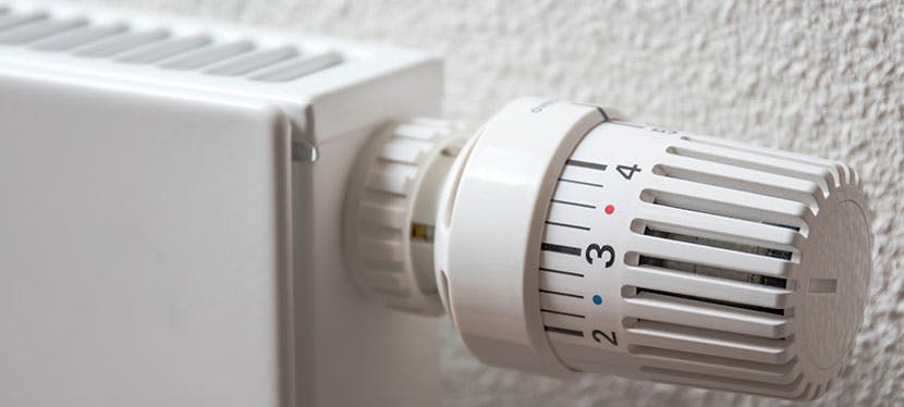 découvrez comment réduire votre facture de chauffage efficacement tout en maintenant un confort optimal dans votre logement grâce à nos astuces simples et économiques.